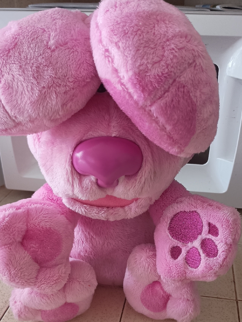 Nickelodeon Blue's Clues & You! Peek-A-Boo Magenta 10-inch plush toy. Features U